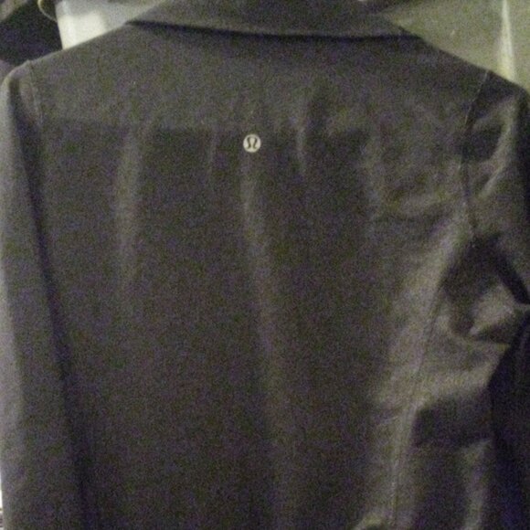 Light Lululemon jacket - Picture 5 of 5